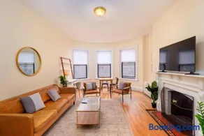 Charming Newbury Street Gem - Image 1