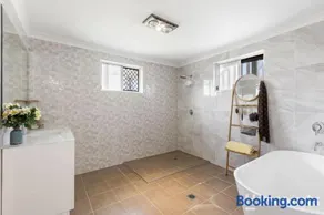 KS Maryborough 2-Bedroom Apartment - Image 4