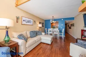 505F - Lakefront 3 Level Condo with 3 Bedrooms, 2 Baths - Image 1