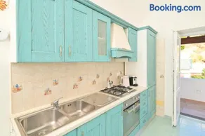 Chiaia Di Rose Seaside Suite - Image 4