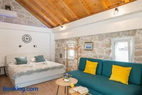 PERLA - small comfy house with the terrace - Image 3