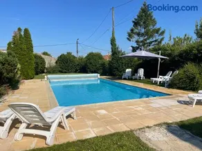 Rural French Gite Sleeps 8 with Pool and Parking - Image 3
