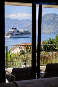 VistaPool Residence Kotor - Image 4
