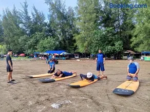 Air Manis Secret Surfcamp - Image 4