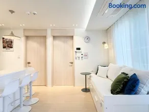 HausKomma 서울 홍대,이태원,명동 짐보관 무료 주차 엘레베이터 새아파트 - Image 3