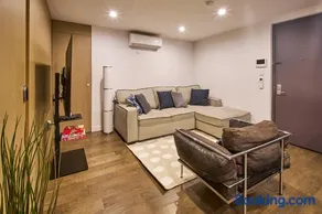 Modern 2 Bedroom Retreat in Downtown Manhattan - Image 3