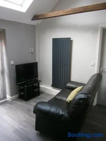 The Barn - Ilkeston - 1 Bedroom Flat, 2 Beds, Close to M1-A52 Long Eaton - Nottingham - Derby - Derbyshire - 400Mbs WiFi Free Parking! - Image 3