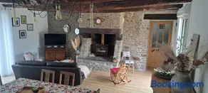Maison de campagne au cœur d'un village - Image 1