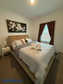 Private Guest Suite - Shows and Hard Rock - Image 4