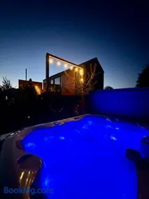 Garden House - Image 2