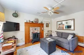 Historic Boothbay Harbor cottage with antique decor, washer/dryer & deck - Image 3