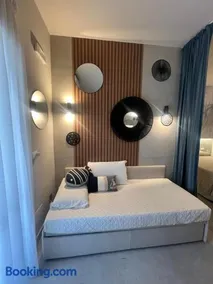 Kyria Luxury Apartment - Image 4