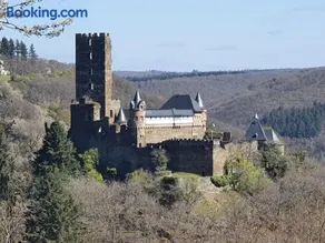 Am Burggraben auf der Sauerburg - Image 1