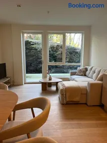 High-End Apartment - Scenic View & Free Parking - Image 3