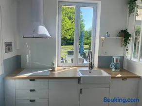 Le cottage des Vaux avec cheminée, sauna et jacuzzi dans un parc arboré - Image 3