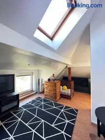 Penthouse located very close to the city center - Image 5
