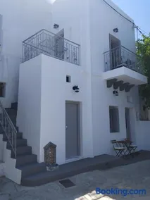 Melikarou houses - Image 1