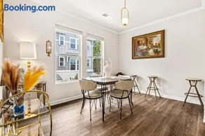 Price Cut, New Lux Home 5 mins to Airport , 15 min to Downtown, 25 min to Buckhead with 3 beds and 3 baths - Image 4
