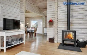 3 Bedroom Gorgeous Home In Hasle - Image 5