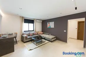 Sunset 205 Luxury 1bd with gym - Image 1