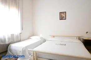 SE223 - Senigallia, comodo bilocale a due passi dalla spiaggia - Image 3