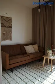 Modern Tiny House op rustig Watersportpark - Image 4