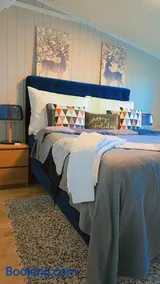 Room In Handsome Haven House - Image 1