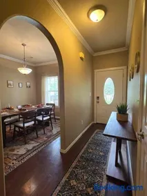 4 bedroom pet friendly grill under 5 min to airport and Choctaw Casino - Image 5
