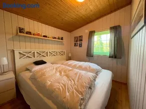 Breidablikk, Quiet Cabin Retreat Surrounded by Nature - Image 3