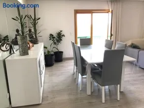 Hollywood Apartment - Image 2