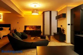 OLGA Luxury Suite I 5 min from airport I central location I traditional village - Image 2