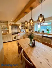 Cottage in the Heart of Frome - Image 2