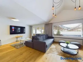 Mountain Majesty Apartment with Stunning Views - Image 2