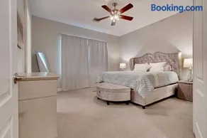 HOLLYHOCK - Pet-Friendly 4BR Heated Pool & Near Golf - Image 4