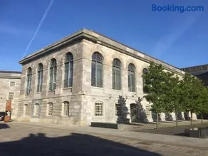Royal William Yard Studio FREE PARKING & WiFi - Image 1
