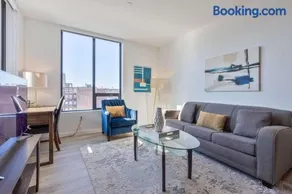 Luxury Apt with Kitchen and Gym - Image 2