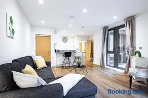 Modern 1-Bed Flat with Private Patio nr London Bridge - Image 4