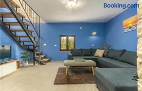 Three Bedroom Holiday Home In Katun - Image 3