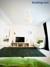 Airport Gardens Loft - Image 2