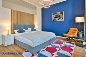 Halle Suites by FullHouse - free parking & WiFi - Image 5