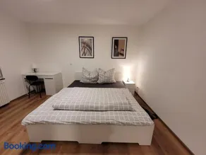Living Flat, eine Wohnung mit zwei Schlafzimmern und Balkon - Image 2
