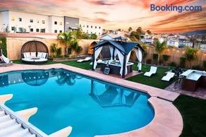 Buddha Mansion Compound - Pickle Ball - Basket ball - Pool - Hot Tub - Sauna Game Room and much more - Image 1