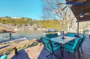 Chic home on Lake Austin with dock, lovely deck, vibrant interior & views - Image 1