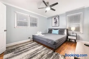 Atlanta 7BR Home with Game Room Sleeps 16 - Image 3