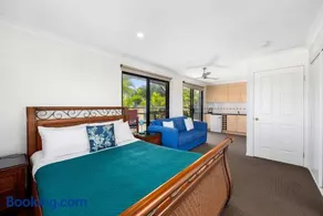 1BR Coastal Escape Studio Walk to Peregian Beach - Image 2