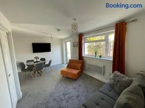 Luxury One Bed Apartment Stevenage - Image 3