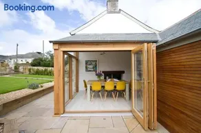 Barnwell Cottage *Stunning Cornish Cottage* Oozing Charm + Comfort - Image 4
