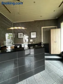 Central Hotel - Image 5