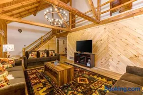 Spacious Log cabin with Hot Tub, Fitepit, BBQ, Pickleball - Image 1