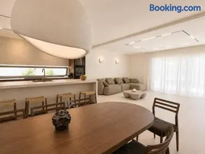 Villa Mariva Sutivan, Modern 4BR & Heated Pool - Image 2